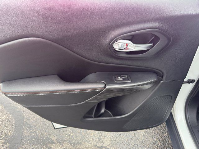 Used 2016 Jeep Cherokee 75th Anniversary FWD image 19