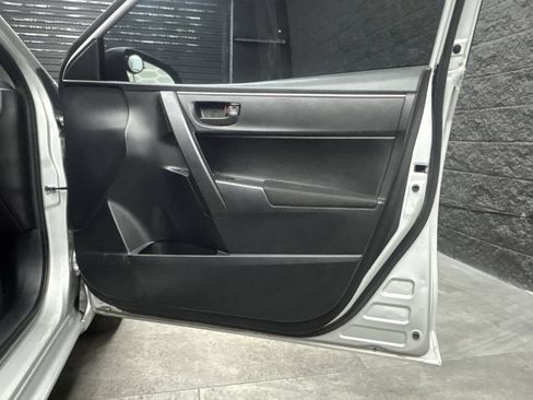 Used 2015 Toyota Corolla L FWD image 27