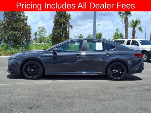 Used 2025 Toyota Camry SE w/ Convenience Package FWD image 4