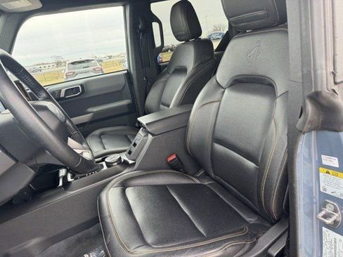 Used 2023 Ford Bronco Badlands image 10