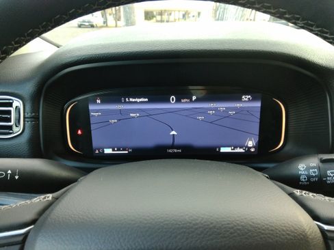 Used 2024 Jeep Wagoneer Series II image 14