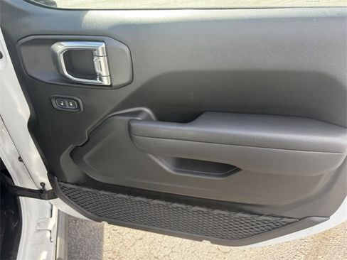 Certified 2025 Jeep Gladiator Willys image 13