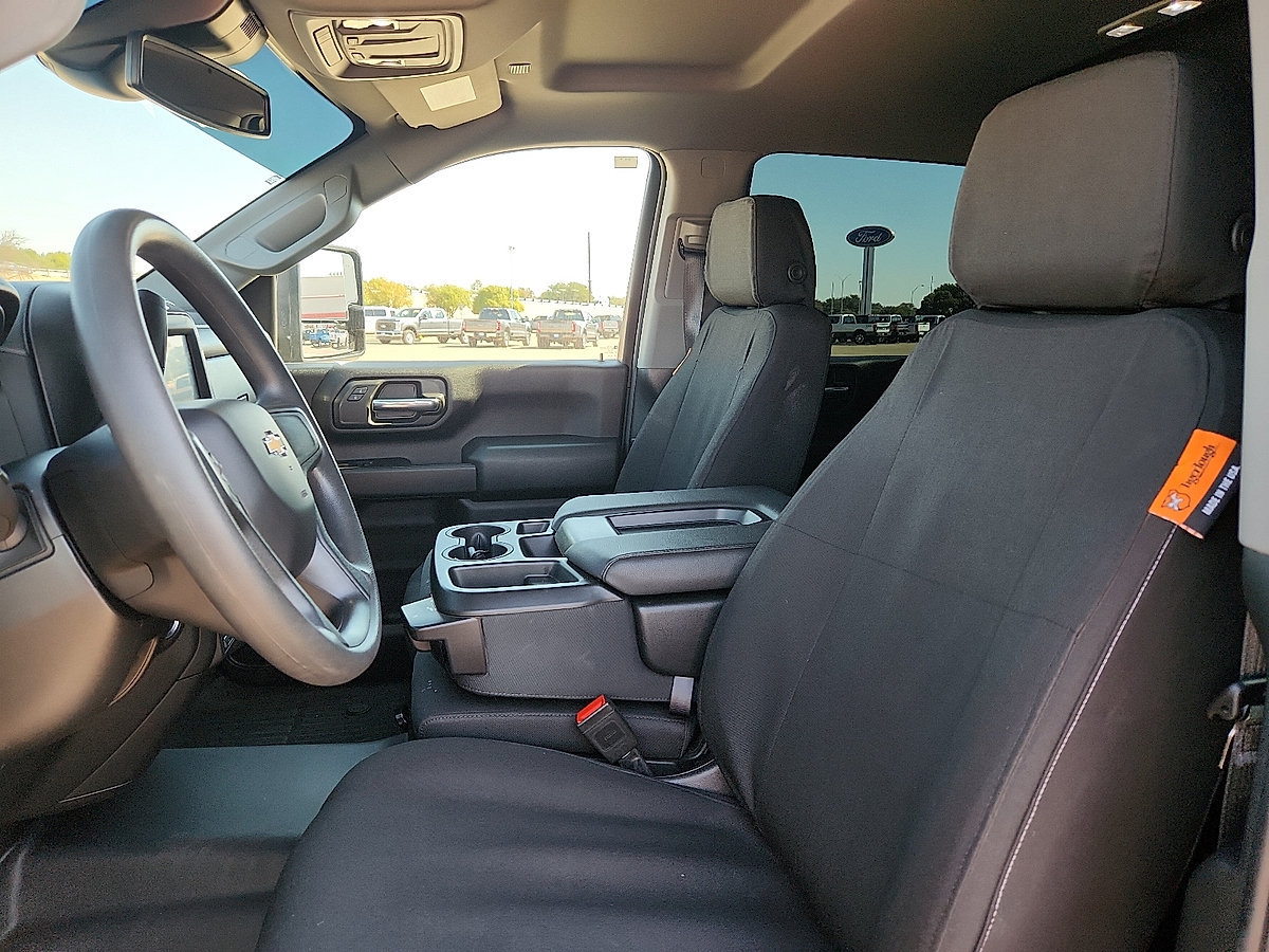 Used 2025 Chevrolet Silverado 2500 Custom w/ Custom Value Package AWD/4WD image 8
