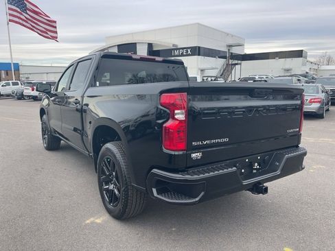 Used 2025 Chevrolet Silverado 1500 Custom image 3