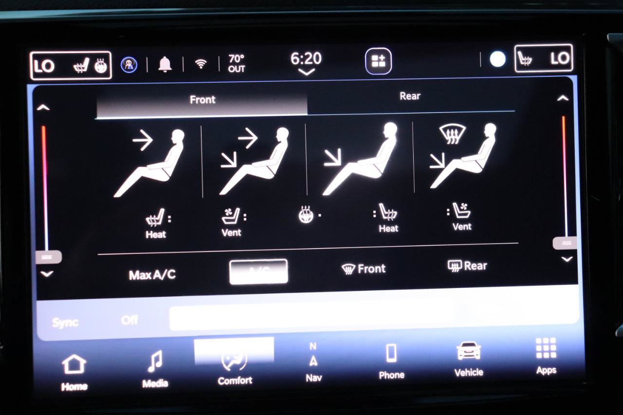 Used 2025 Chrysler Pacifica Limited FWD image 39