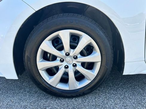 Used 2025 Toyota Corolla LE image 10
