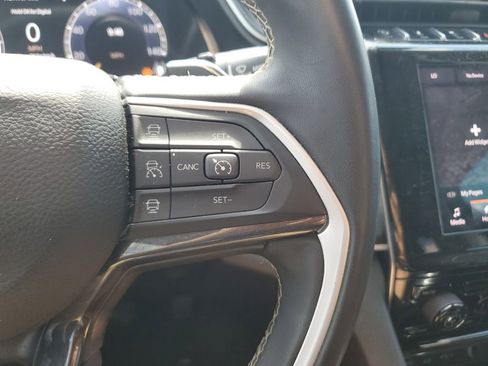 Used 2023 Jeep Grand Cherokee Laredo RWD image 20