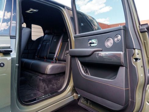 Used 2025 Rolls-Royce Cullinan Black Badge AWD/4WD image 60