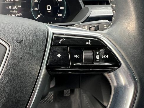 Used 2021 Audi e-tron Premium w/ Convenience Plus Package image 26