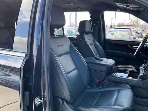 Used 2025 GMC Yukon Denali image 10