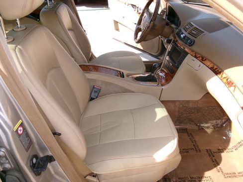 Used 2008 Mercedes-Benz E 320 BlueTEC Sedan image 11