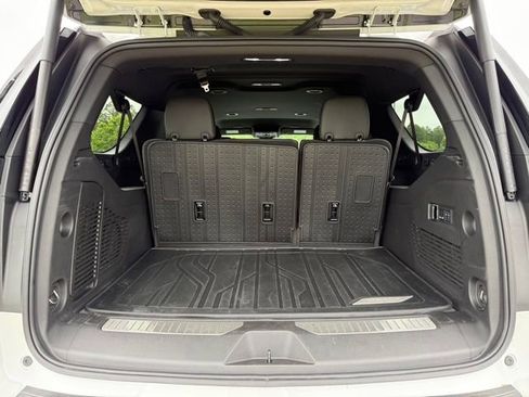 Used 2025 Chevrolet Suburban RST w/ Comfort Package RWD image 29