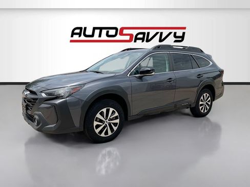 Used 2025 Subaru Outback Premium AWD/4WD image 3