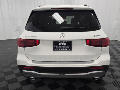 Certified 2025 Mercedes-Benz GLB 250 4MATIC image 5