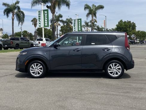 Used 2022 Kia Soul LX FWD image 39