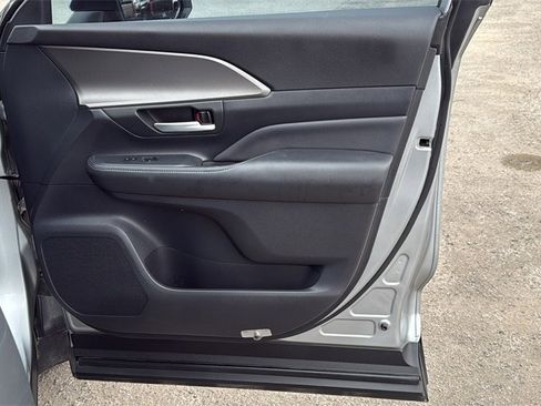 Used 2024 Toyota Grand Highlander XLE image 28