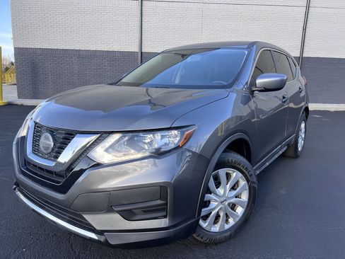 Used 2018 Nissan Rogue S image 1