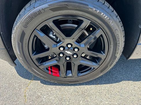 Used 2021 Chevrolet Traverse Premier w/ Redline Edition FWD image 10