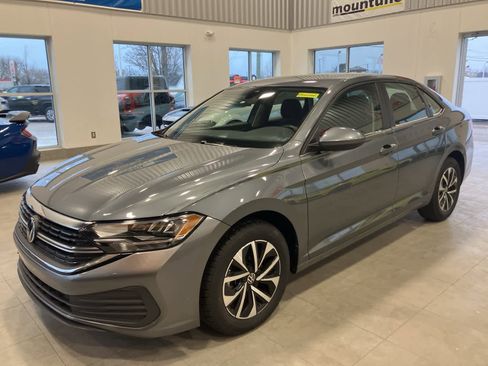 Used 2024 Volkswagen Jetta S image 1