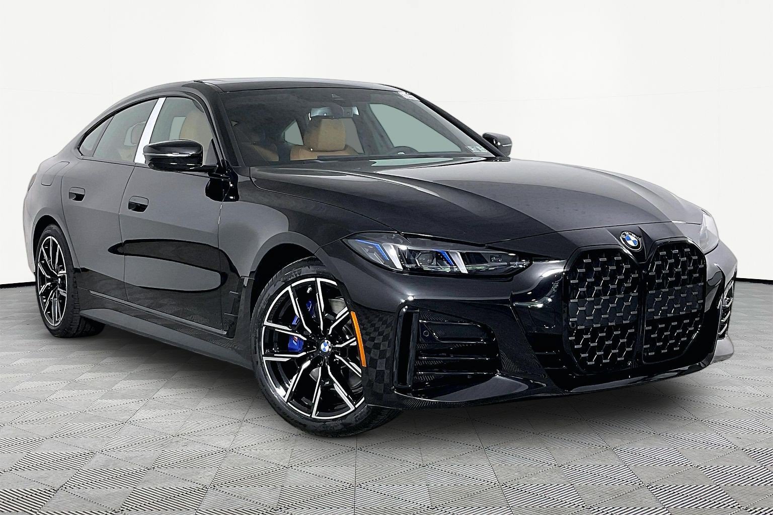 New 2026 BMW 430i xDrive w/ M Sport Package AWD/4WD image 2