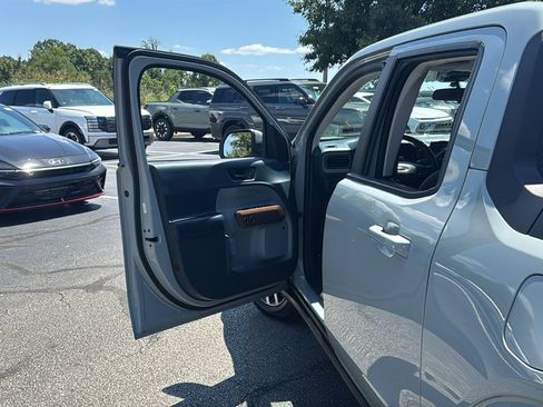 Used 2023 Ford Maverick Lariat w/ Lariat Luxury Package AWD/4WD image 15