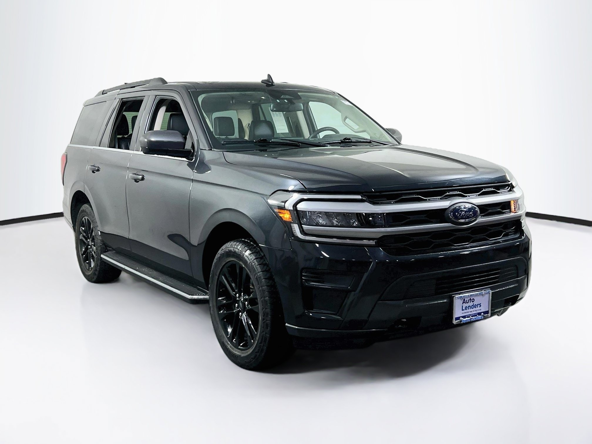 Used 2022 Ford Expedition XLT AWD/4WD image 3