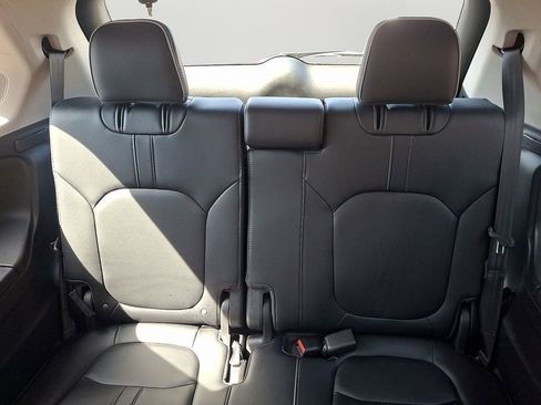 Used 2023 Honda Pilot Elite image 12
