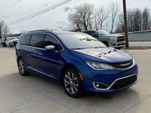Used 2019 Chrysler Pacifica Limited w/ Advanced Safetytec Group image 21