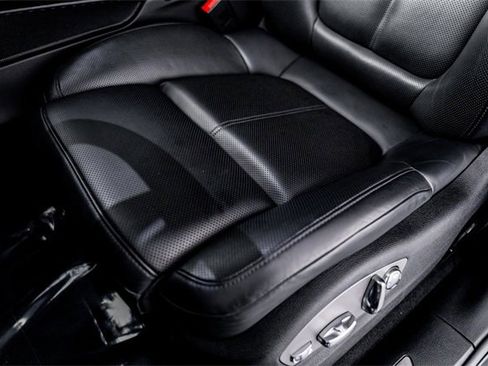 Used 2022 Porsche Macan S w/ Premium Package Plus image 29