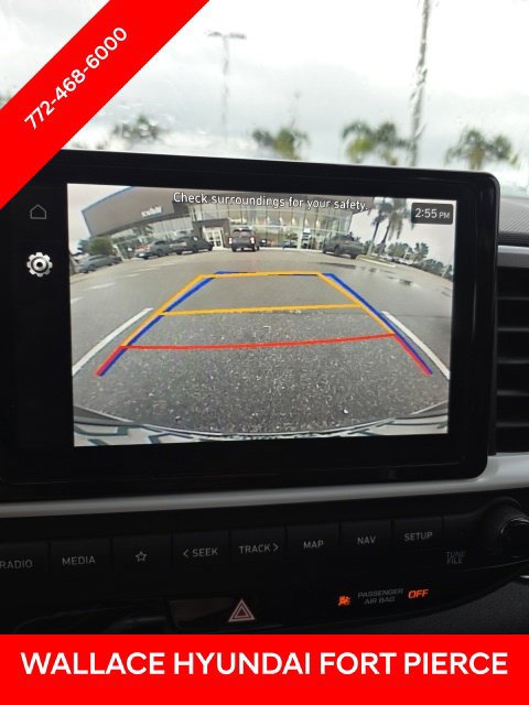 Used 2024 Hyundai Venue Limited FWD image 3