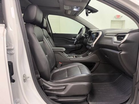 Used 2020 GMC Acadia SLT FWD image 12