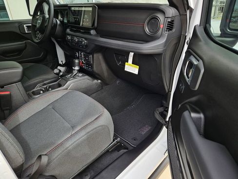New 2026 Jeep Wrangler Unlimited Rubicon AWD/4WD image 7