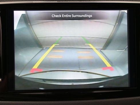 Used 2024 Chrysler Pacifica Touring-L FWD image 22