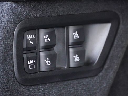 Used 2024 BMW X7 xDrive40i w/ Premium Package AWD/4WD image 42