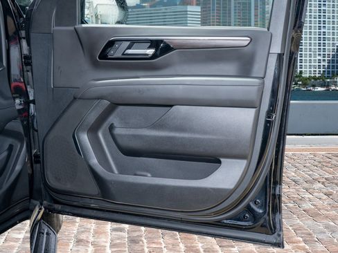 Used 2025 Chevrolet Tahoe LT image 14