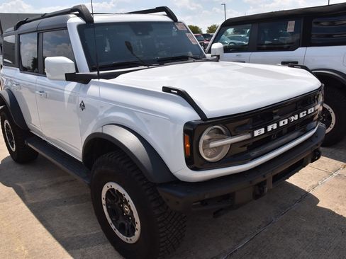 Certified 2023 Ford Bronco Outer Banks w/ Sasquatch Package AWD/4WD image 4
