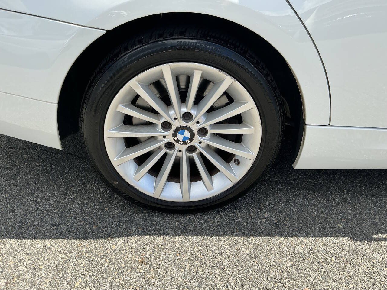 Used 2011 BMW 335i xDrive Sedan AWD/4WD image 13