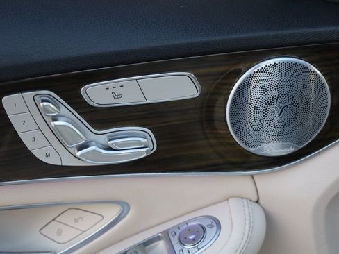 Used 2020 Mercedes-Benz C 300 C 300 Sedan image 33