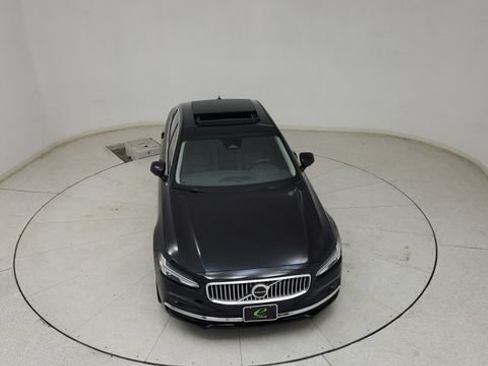 Used 2023 Volvo S90 B6 Plus AWD/4WD image 22