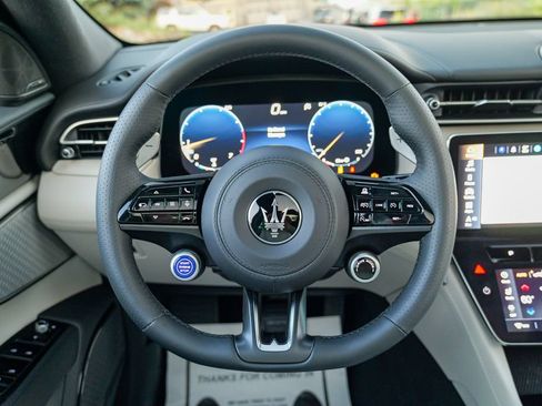 Used 2025 Maserati Grecale GT AWD/4WD image 44