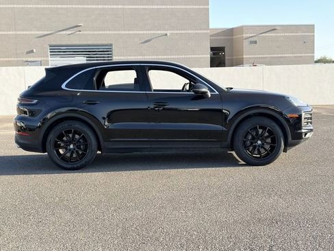 Used 2024 Porsche Cayenne AWD/4WD image 28