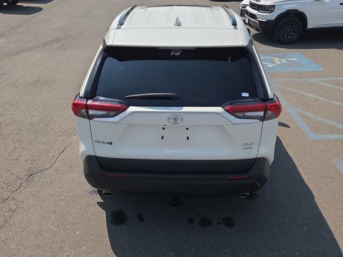 Used 2022 Toyota RAV4 XLE Premium AWD/4WD image 10