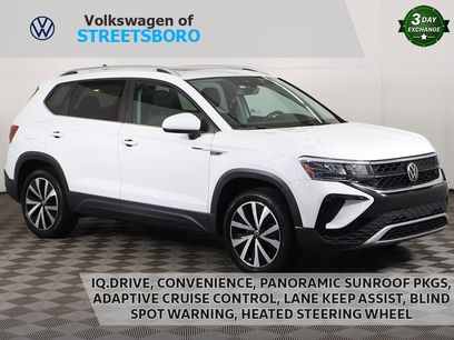 Used 2022 Volkswagen Taos SE w/ Panoramic Sunroof Package