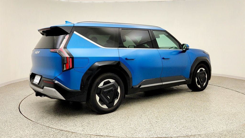 Used 2024 Kia EV9 Land AWD/4WD image 5