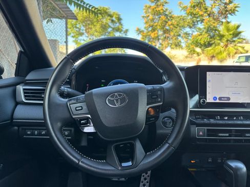 Used 2025 Toyota Camry SE FWD image 26