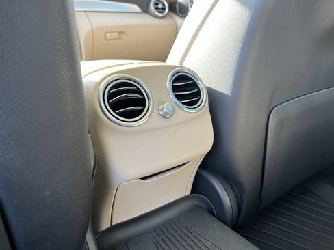 Used 2018 Mercedes-Benz C 300 4MATIC Sedan image 22