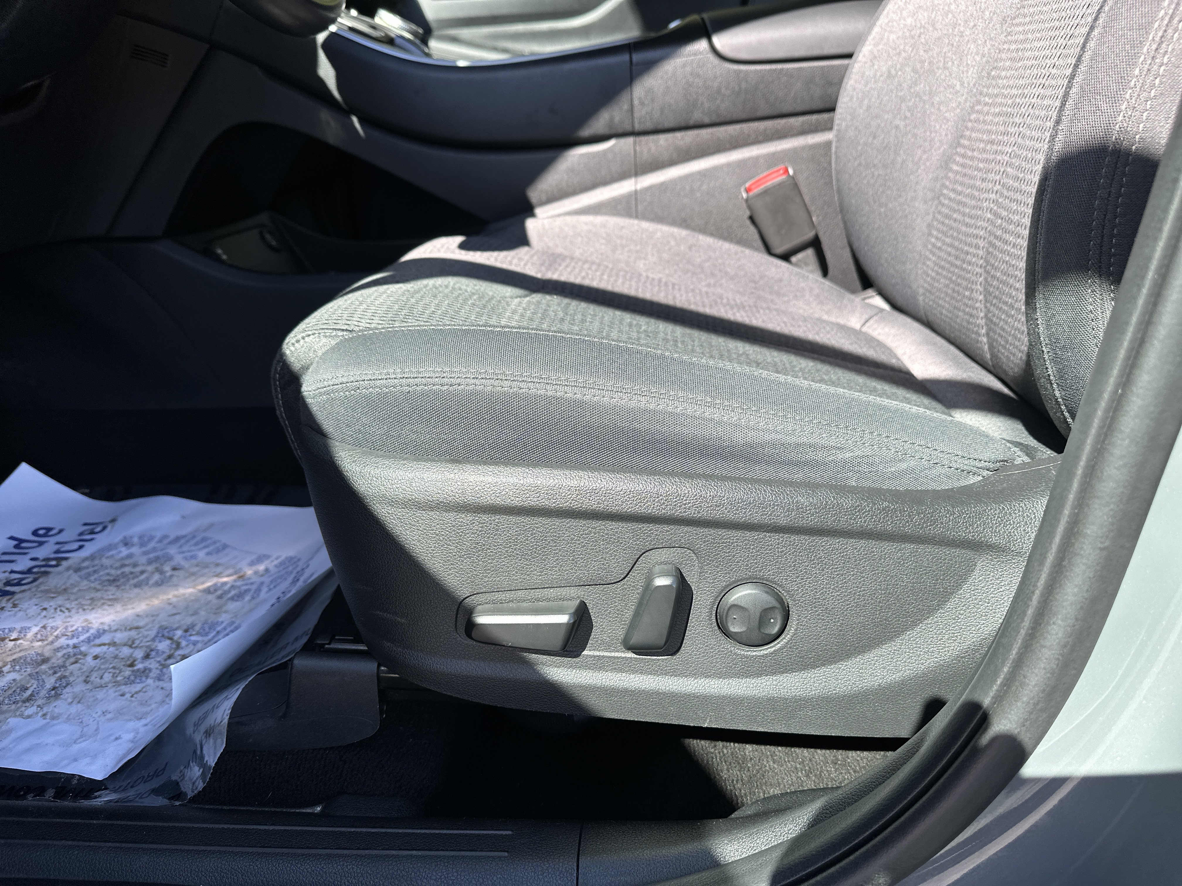Used 2023 Hyundai Santa Fe SEL FWD image 11