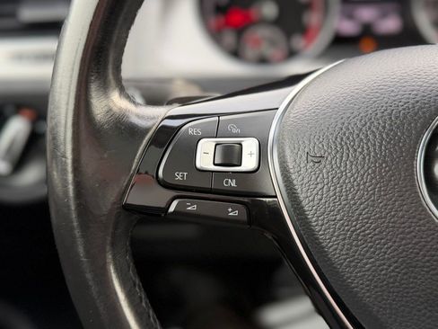 Used 2017 Volkswagen Golf Wolfsburg Edition image 7