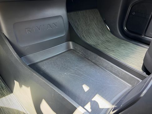 Used 2023 Rivian R1S Adventure Quad AWD/4WD image 20