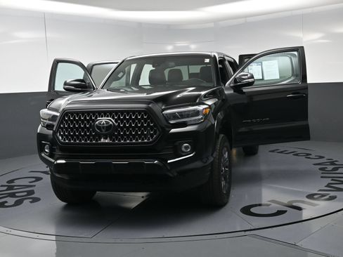 Used 2023 Toyota Tacoma Limited w/ Nightshade Package AWD/4WD image 23